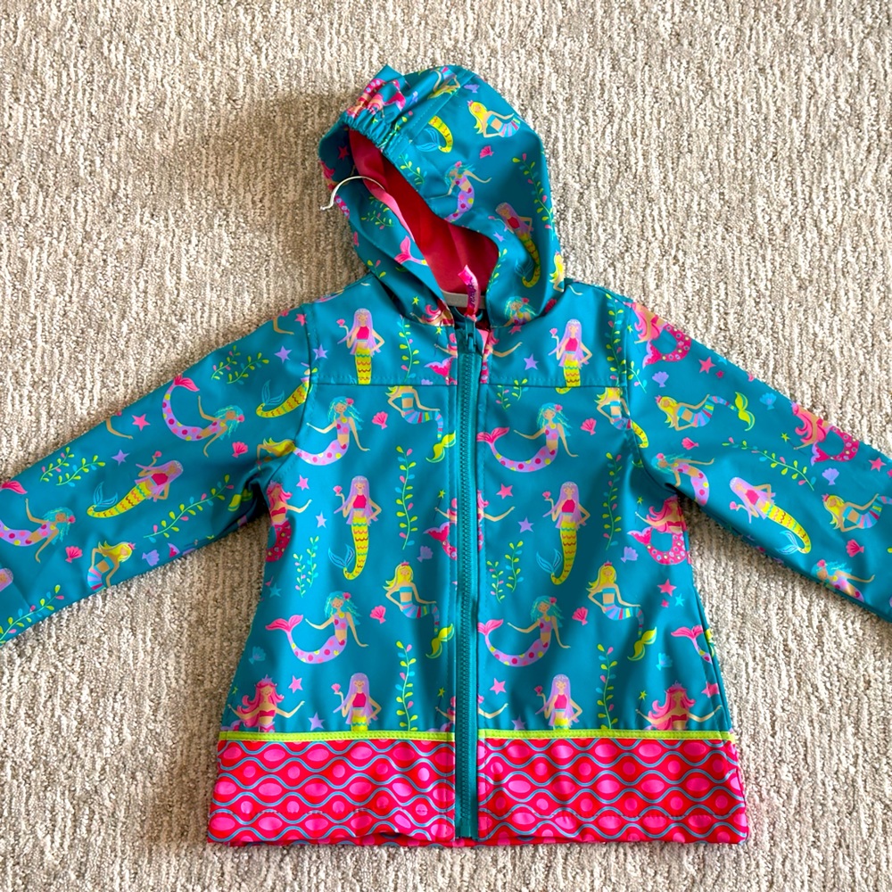 Adorable 2T raincoat